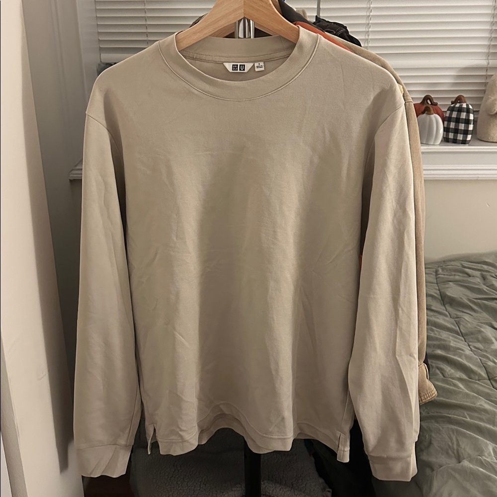 Uniqlo Beige Long Sleeve Sweatshirt